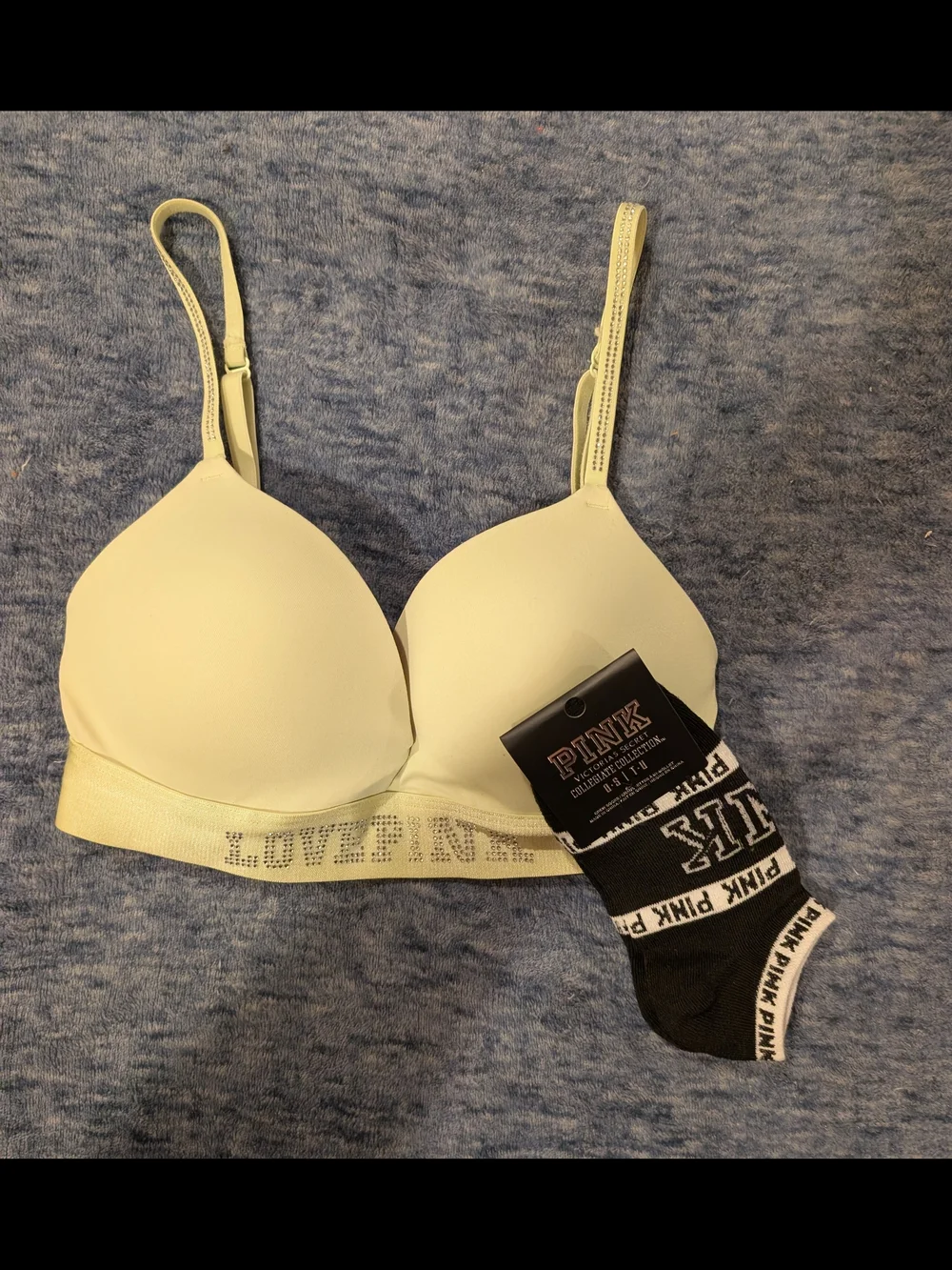 PINK Victoria's Secret 32D Light Green Padded Bra And NWT Socks